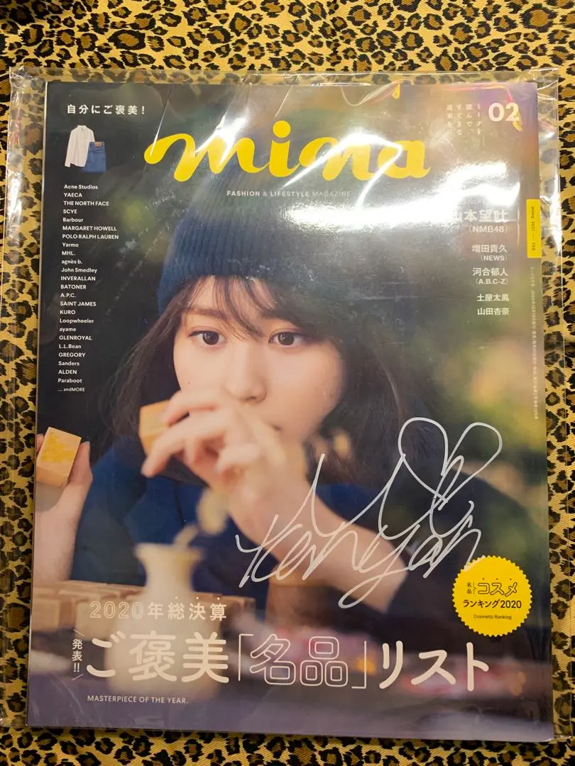 山田杏奈さん 直筆サイン入り 写真集 BLUE サイン本 ＆イベント特典チェキ Amazon.co.jp: 山田杏奈 直筆サイン入り 写真集 BLUE ＋