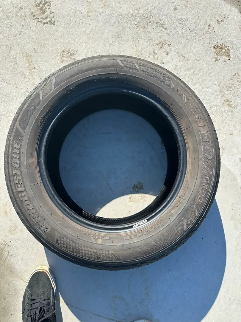 BRIDGESTONE レグノGRV-Ⅱ 215/60r17 2年半　約6mm！ 2025年最新】タイヤ レグノ 215-60-17の人気アイテム - メルカリ