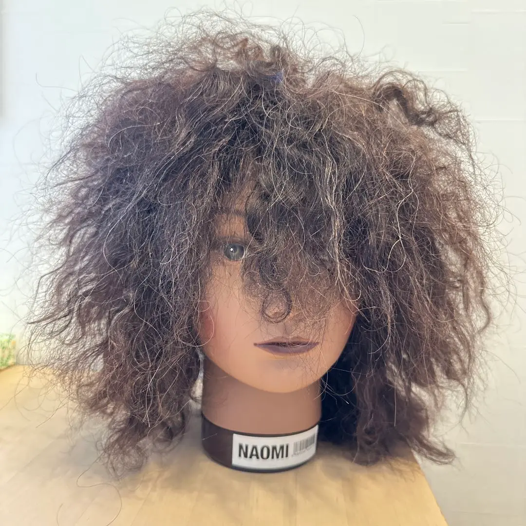 ナオミウィッグ　縮毛矯正アイロン用 新品 未使用 縮毛矯正 NAOMI ウィッグ ナオミの通販 by みおちん
