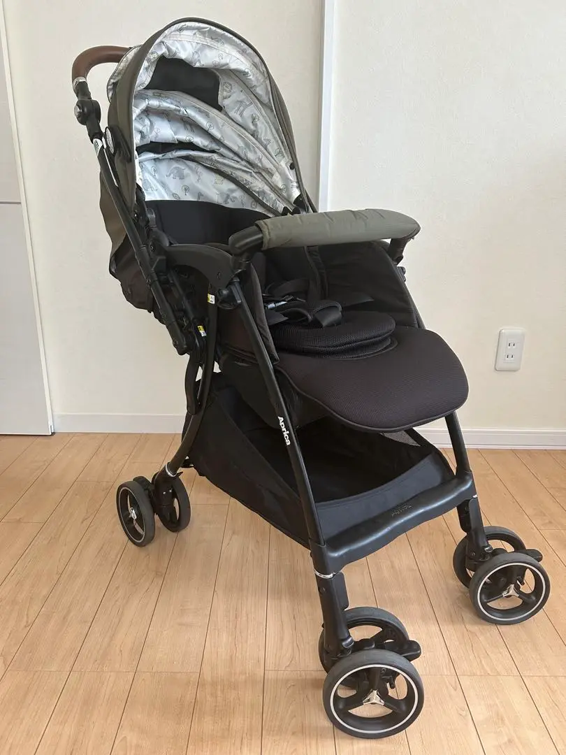 Aprica アップリカ ラクーナビッテクッション カーキ 2022年モデル ラクーナ ビッテ クッション 限定モデル（アカチャンホンポ限定