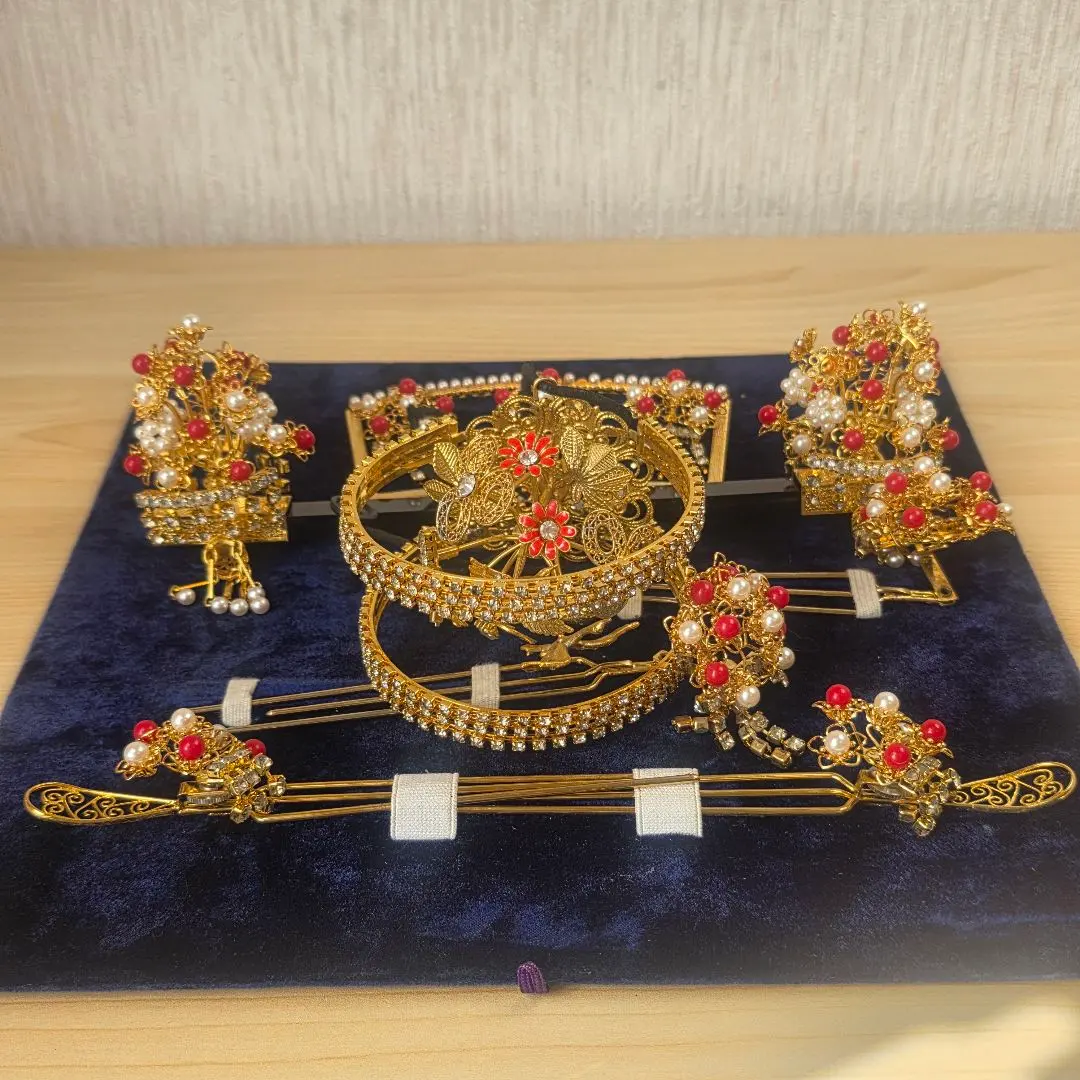 Thumbnail of Golden Wedding Hair Ornament Set