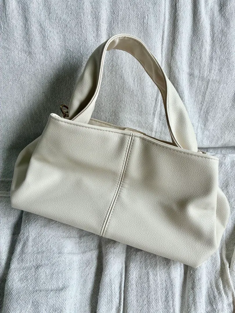 Thumbnail of 【Excellent Condition】Large Capacity Synthetic Leather Handbag, Cream Color