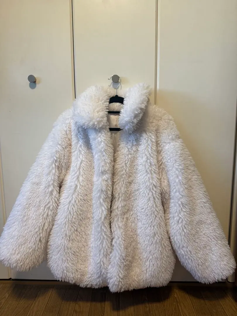 Thumbnail of White boa jacket