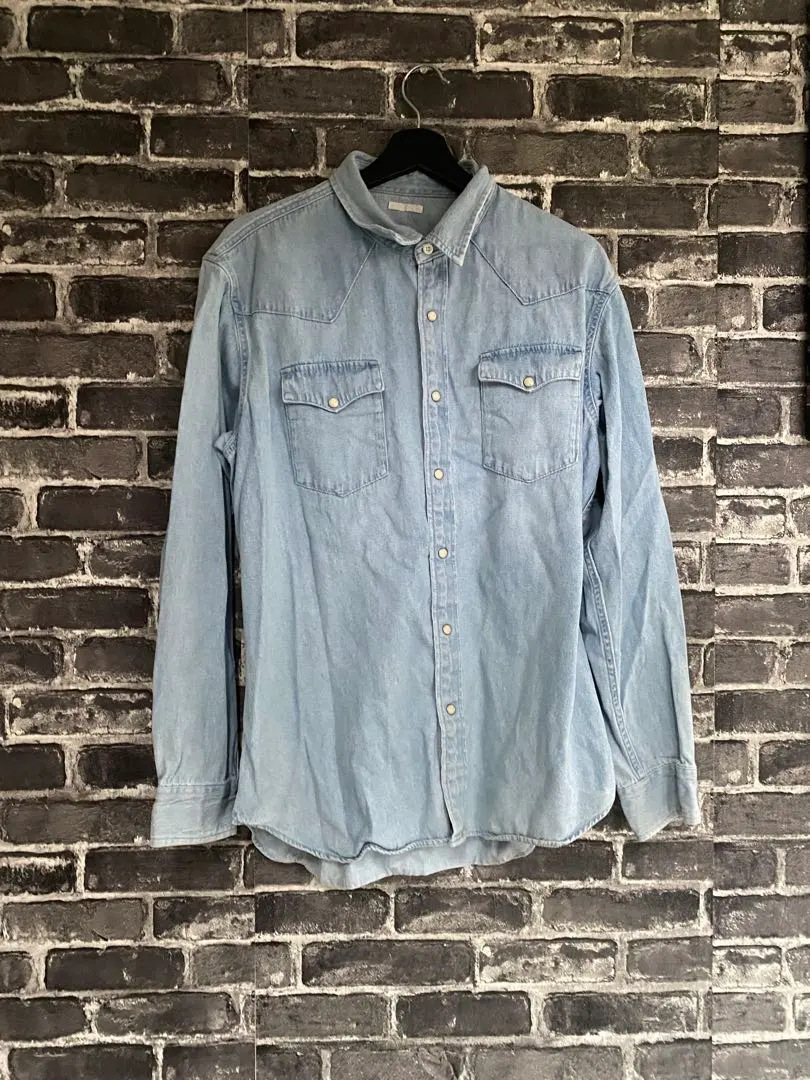 Thumbnail of Men's denim shirt