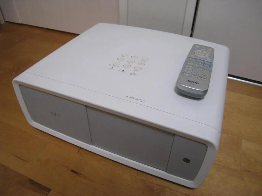 Sanyo topazReal z2000 プロジェクターサンヨー l_ts_sanyo01.jpg