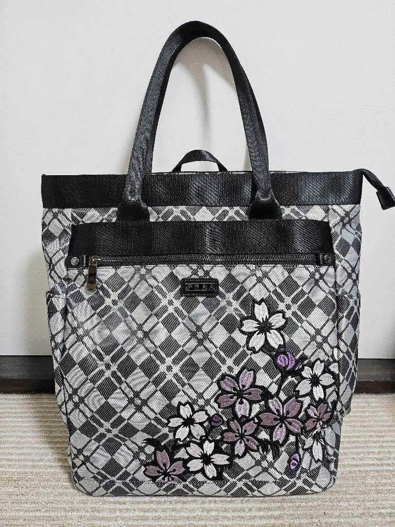 流儀圧搾 がま口刺繍トートバッグ
