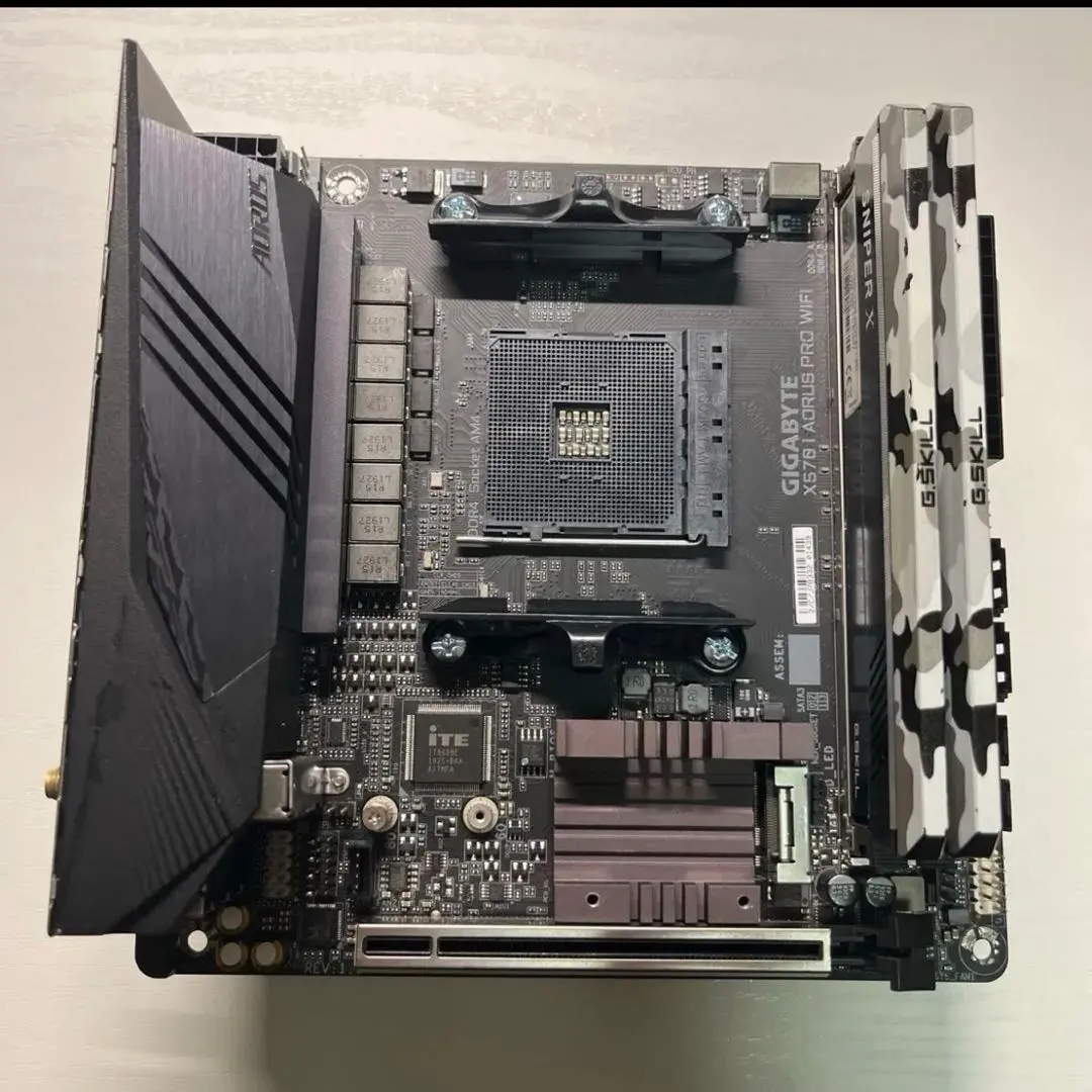 X570 AORUS PRO　中古品 X570 AORUS PRO (rev. 1.1/1.2) 主な特徴 | マザーボード