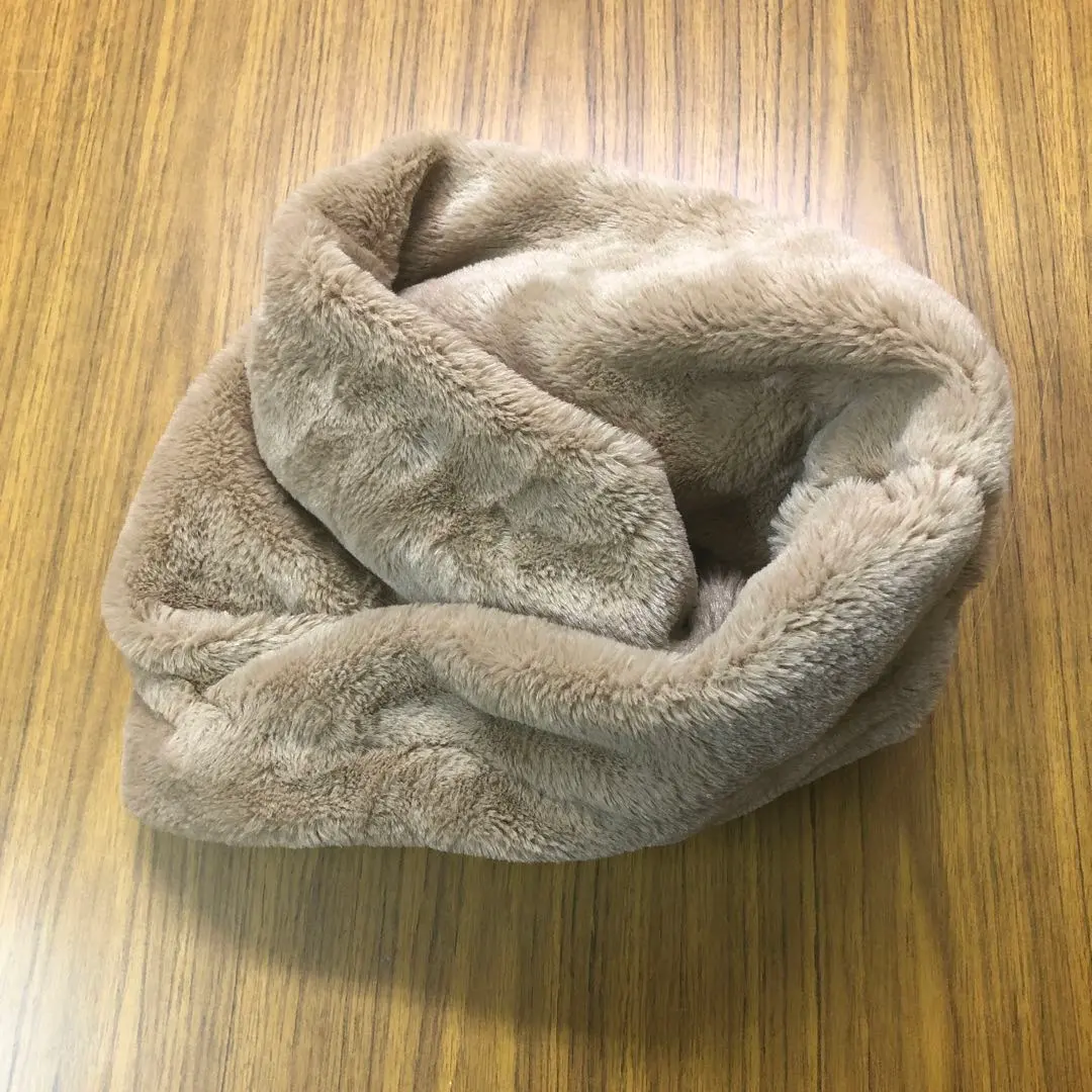 Thumbnail of Beige brown snood, faux fur, cute, warm, not itchy(^^)
