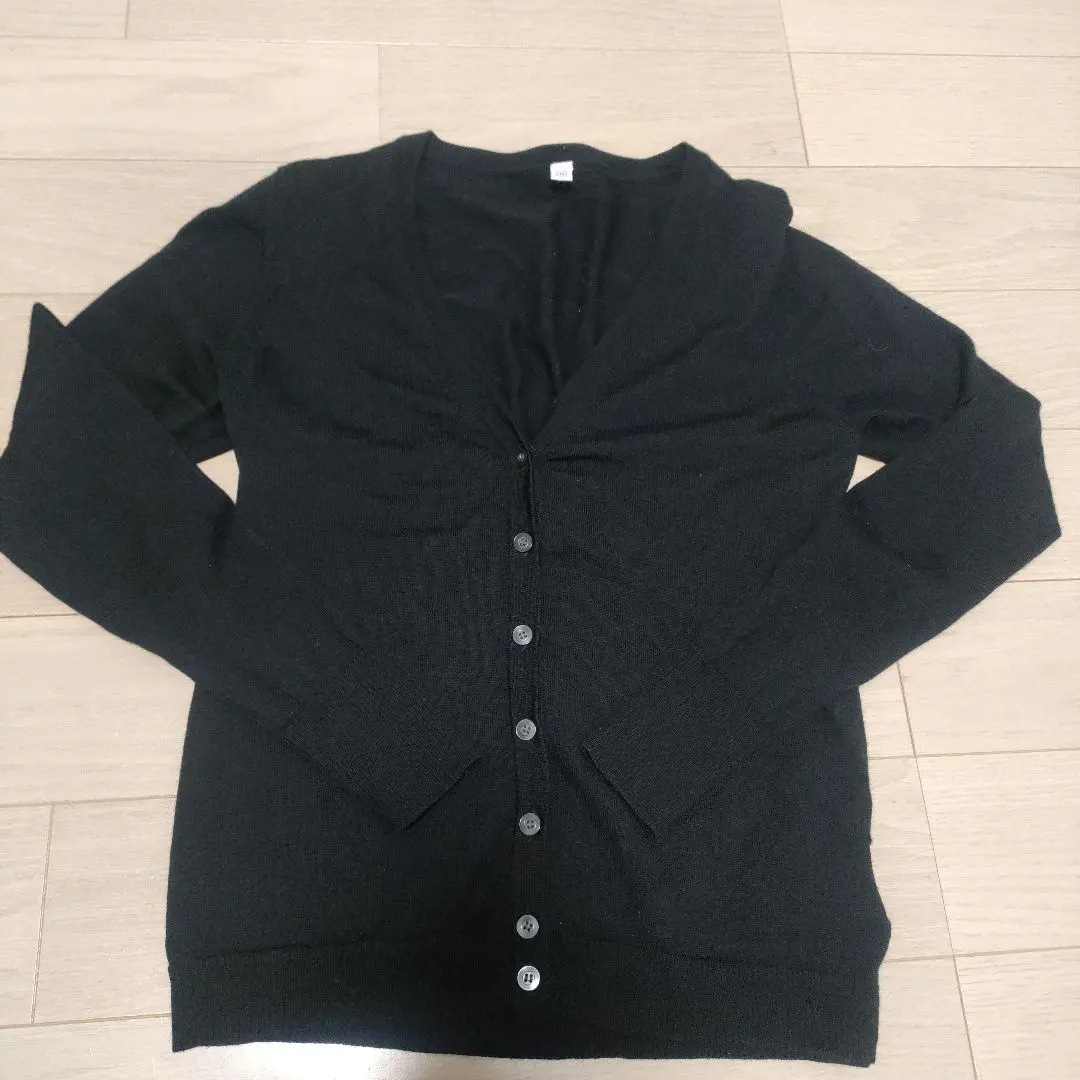 Thumbnail of UNIQLO 100% Wool Cardigan M Final Price