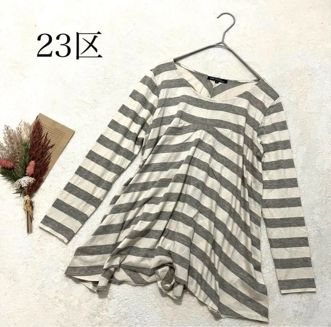 Thumbnail of 23区 (S) V-neck cut-and-sew, thin, tunic style, striped
