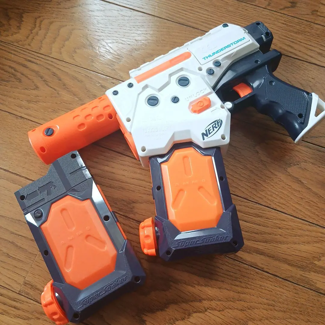レ*ロ様 Nerf スーパーソーカー サンダーストームブラスター 水鉄砲 ウォー レビュー】スーパーソーカー サンダーストーム ～放水時間は随一