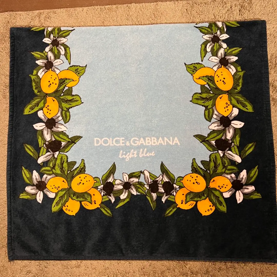 ドルチェアンドガッバーナ DOLCE&GABBANA 大判 ビーチタオル 黒 ドルチェアンドガッバーナ DOLCE&GABBANA 大判 ビーチタオル 黒