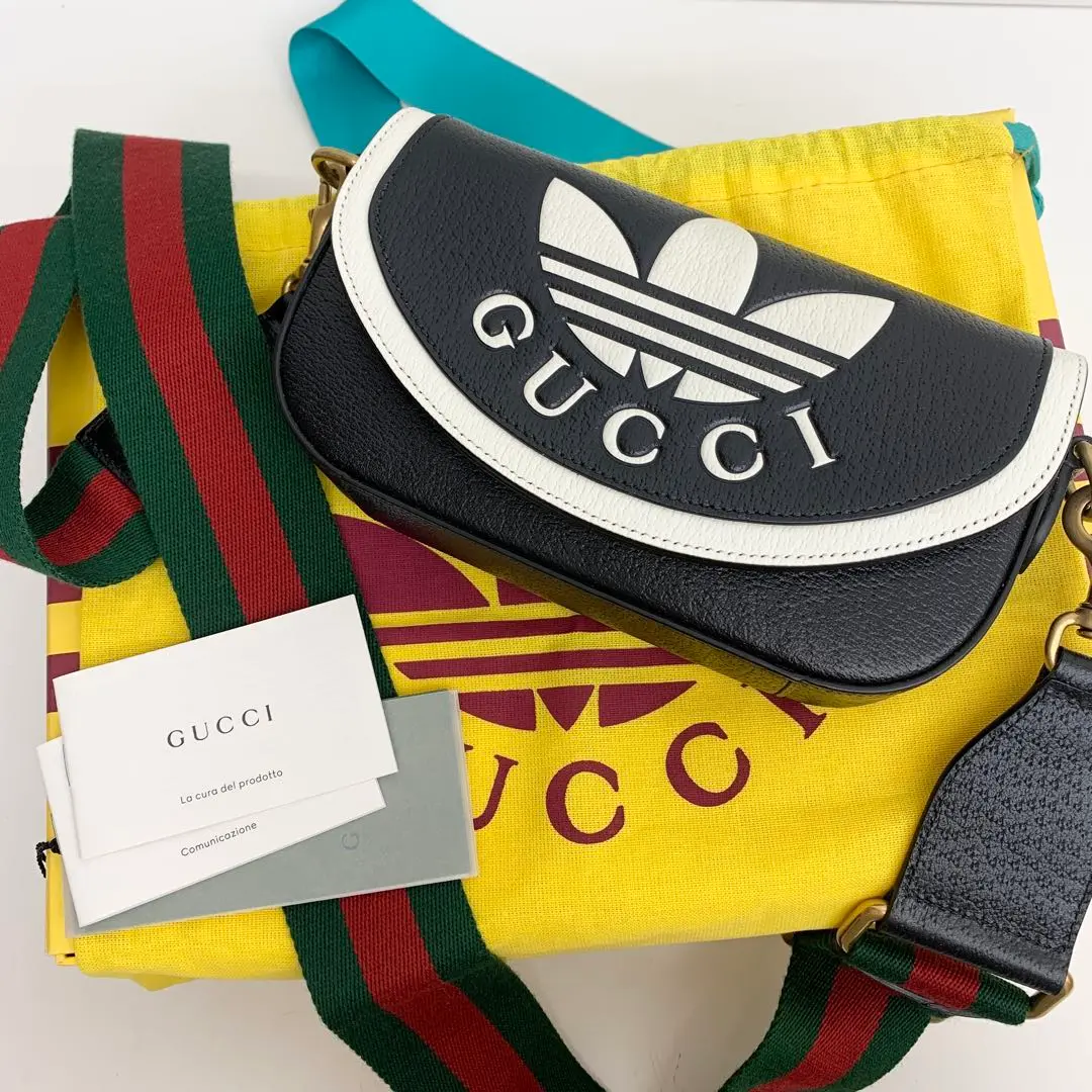 【メルカリ最安値】 adidas gucci スマホショルダー GUCCI × ADIDAS スマートフォンショルダーバッグ ブラック
