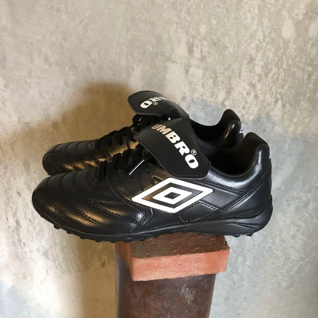2025年最新】UMBRO レディース スニーカーの人気アイテム - メルカリ