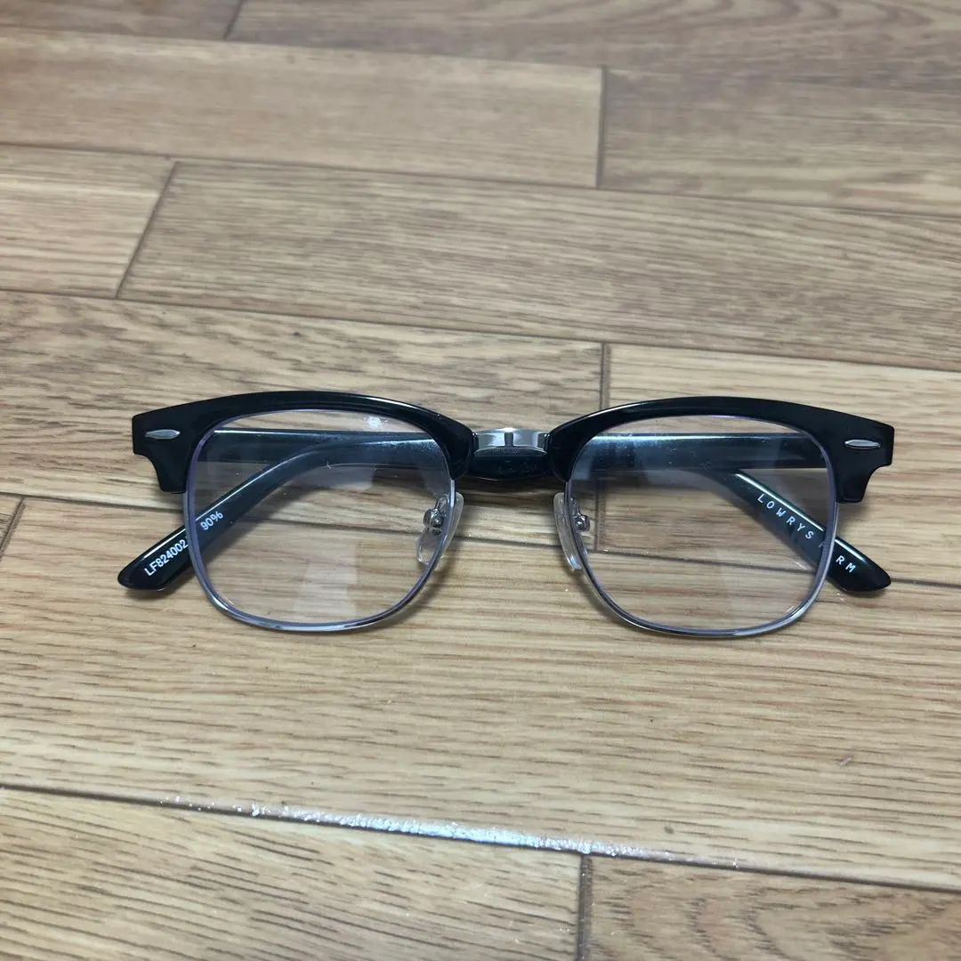 LOWRYS FARM 黑色鏡框 眼鏡盒、附眼鏡布 的縮圖