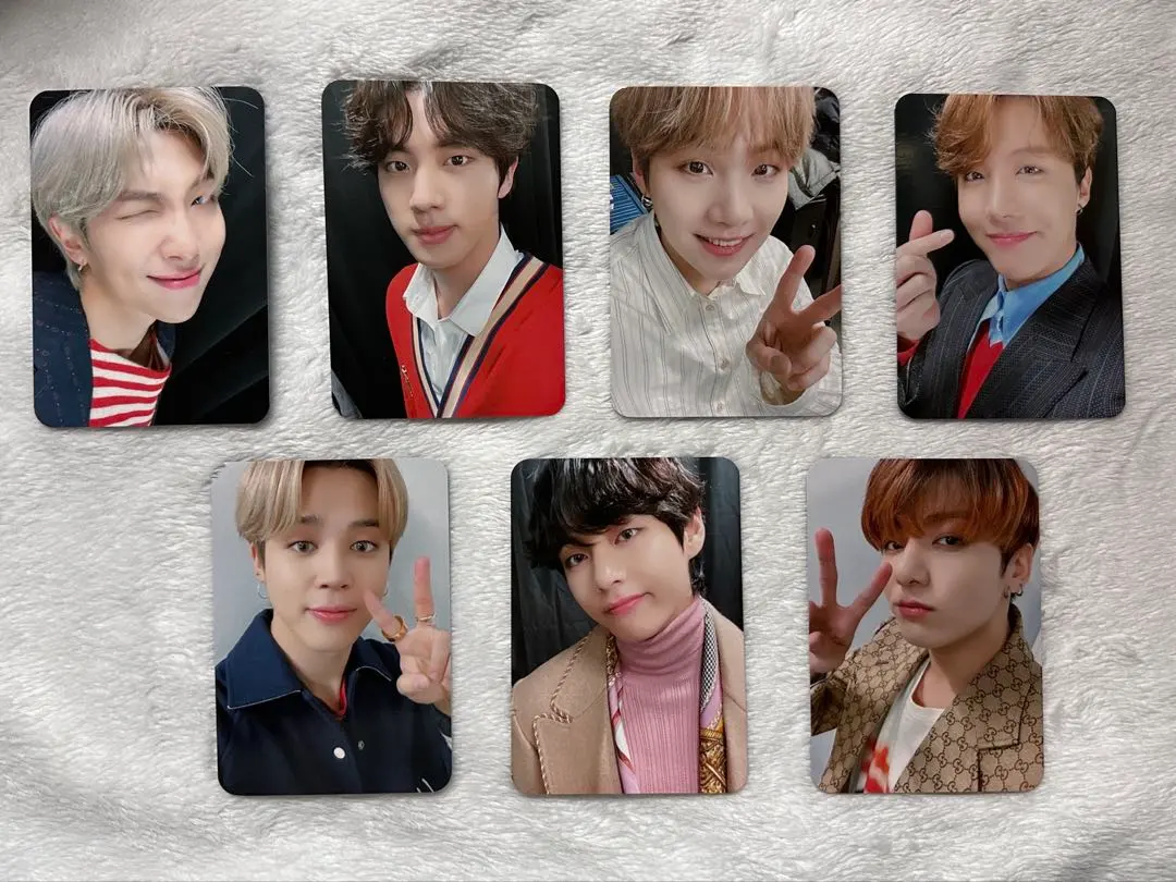 Thumbnail of BTS official Lightstick included photo card