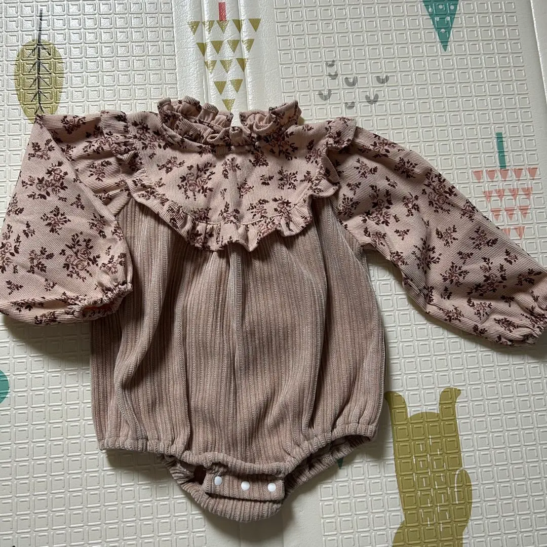 Thumbnail of ✴︎Beige Romper with Frills, Size 80✴︎