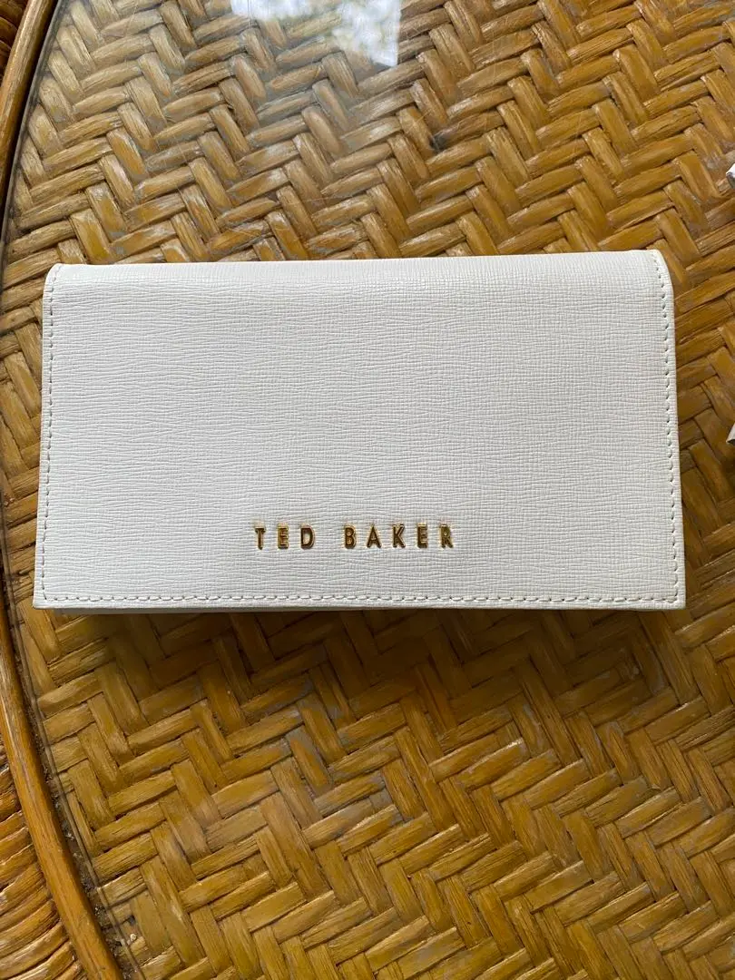 【新品・未使用】TED BAKER 二つ折り財布 青 TED BAKER（財布 ・ ブルー・ネイビー/青色系）のフリマアイテム一覧