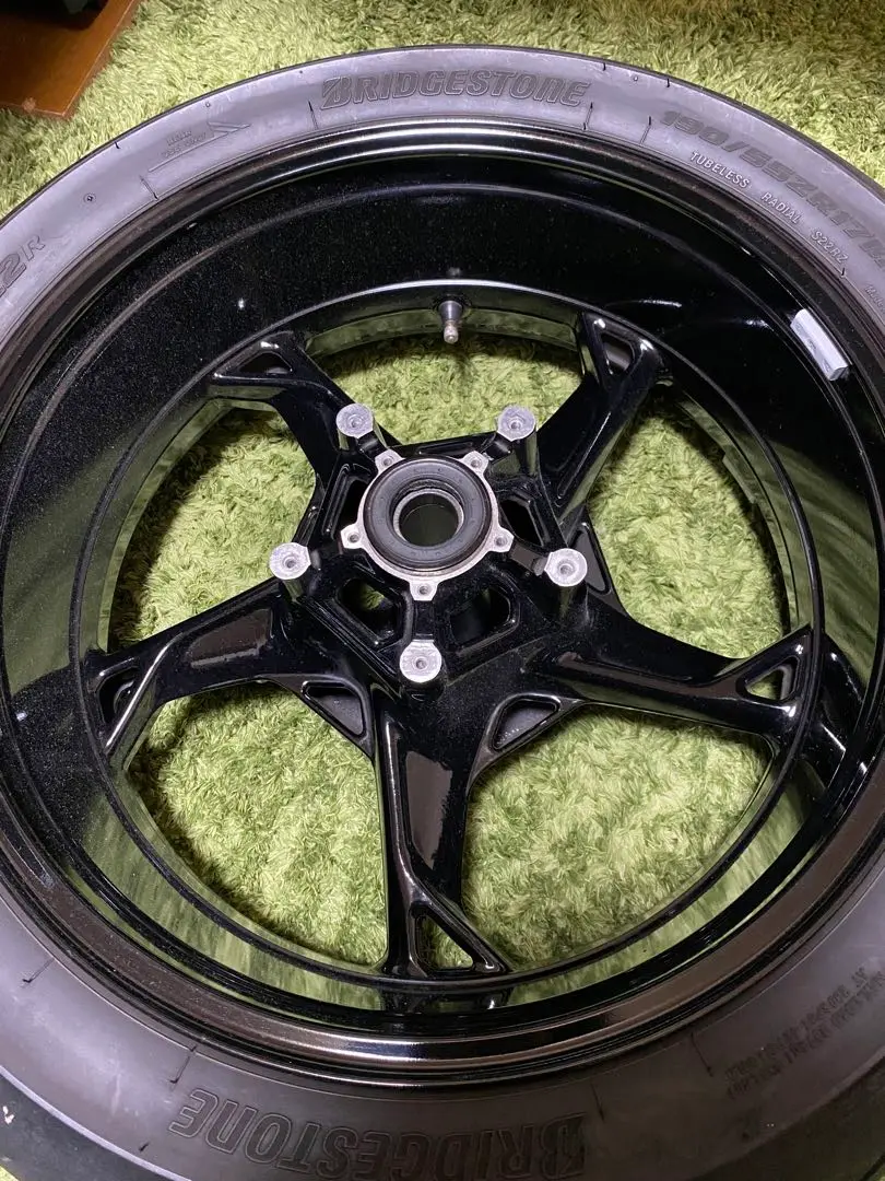 BMW S1000RR(k67)訳あり純正リヤカーボンホイール m28977861249_1.jpg?1733734409