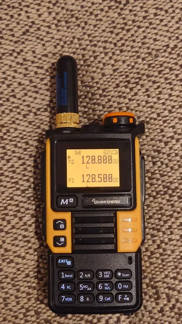 iradio UV-88（広帯域受信可能） iradio UV-88 マルチバンドアマチュア無線 HF UHF VHF デュアル