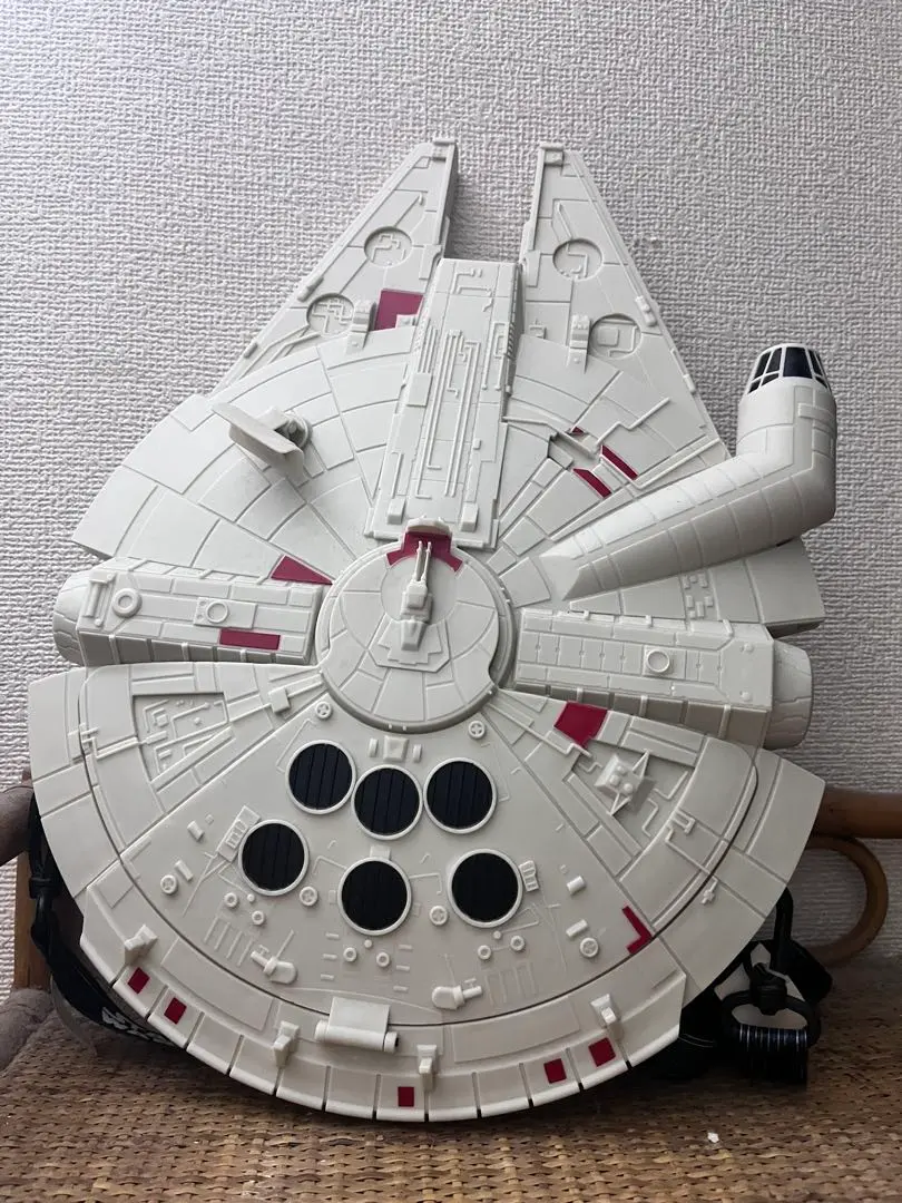 【美品♪】貴重 スターウォーズ ミレニアムファルコン ポップコーンバケツ ミレニアムファルコンのポップコーンバケツ！