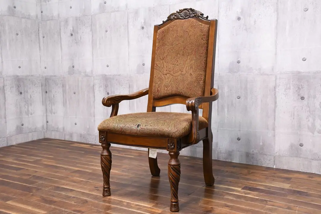 2025年最新】Ashley Furniture HomeStore ダイニングチェアの