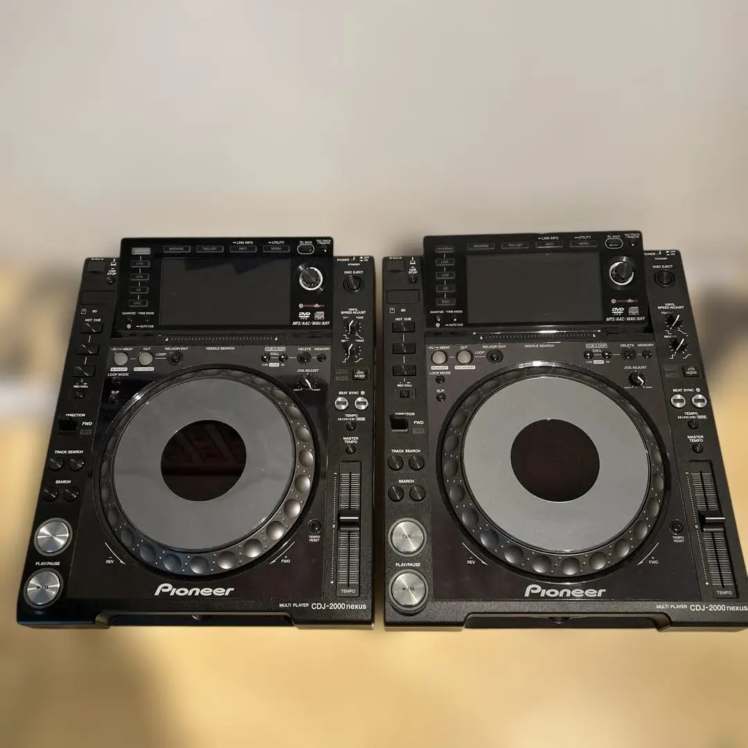 CDJ-2000 nexus 中古 専用カバー付 パイオニア CDJ-2000 nexus 中古 専用カバー付 パイオニア