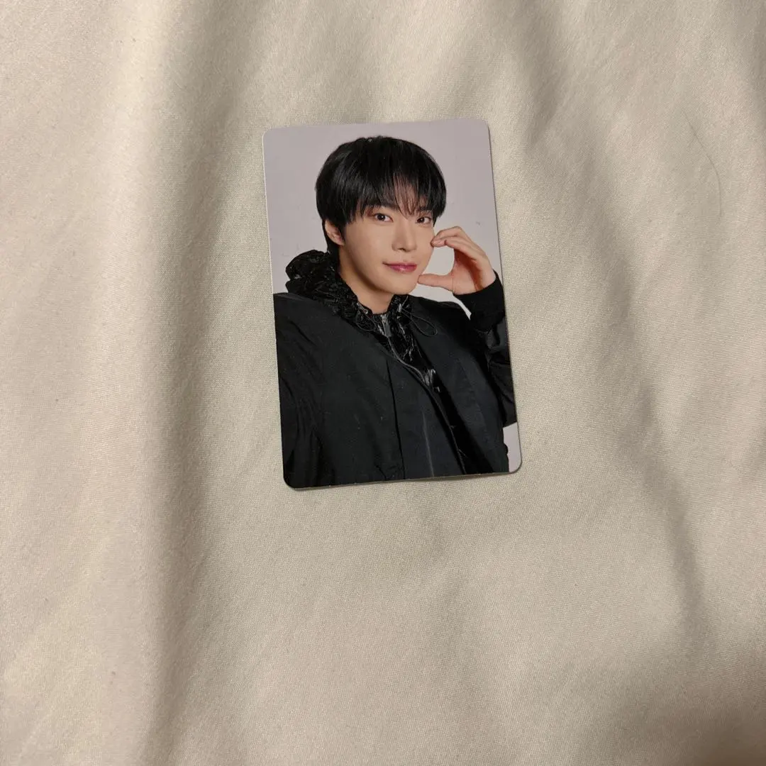 Thumbnail of Doyoung MOMENTUM trading card