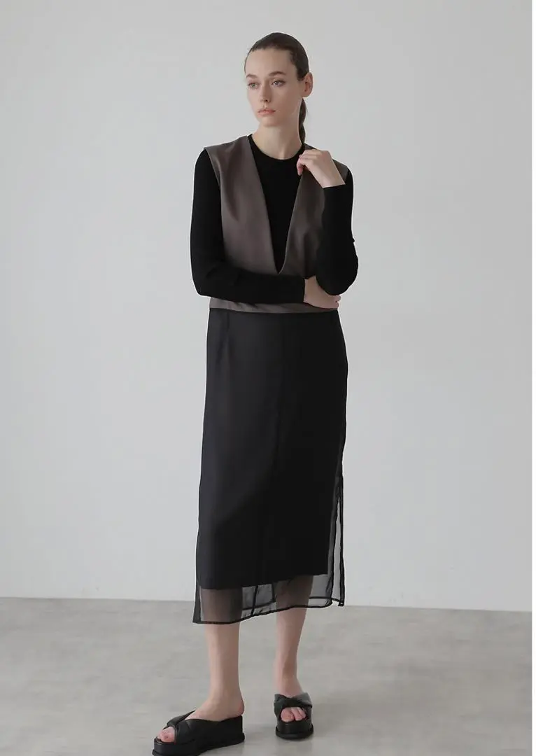 ADORE ブラックノースリーブドレス ADORE アドーア ミニワンピース 黒 ブラック ノースリーブ