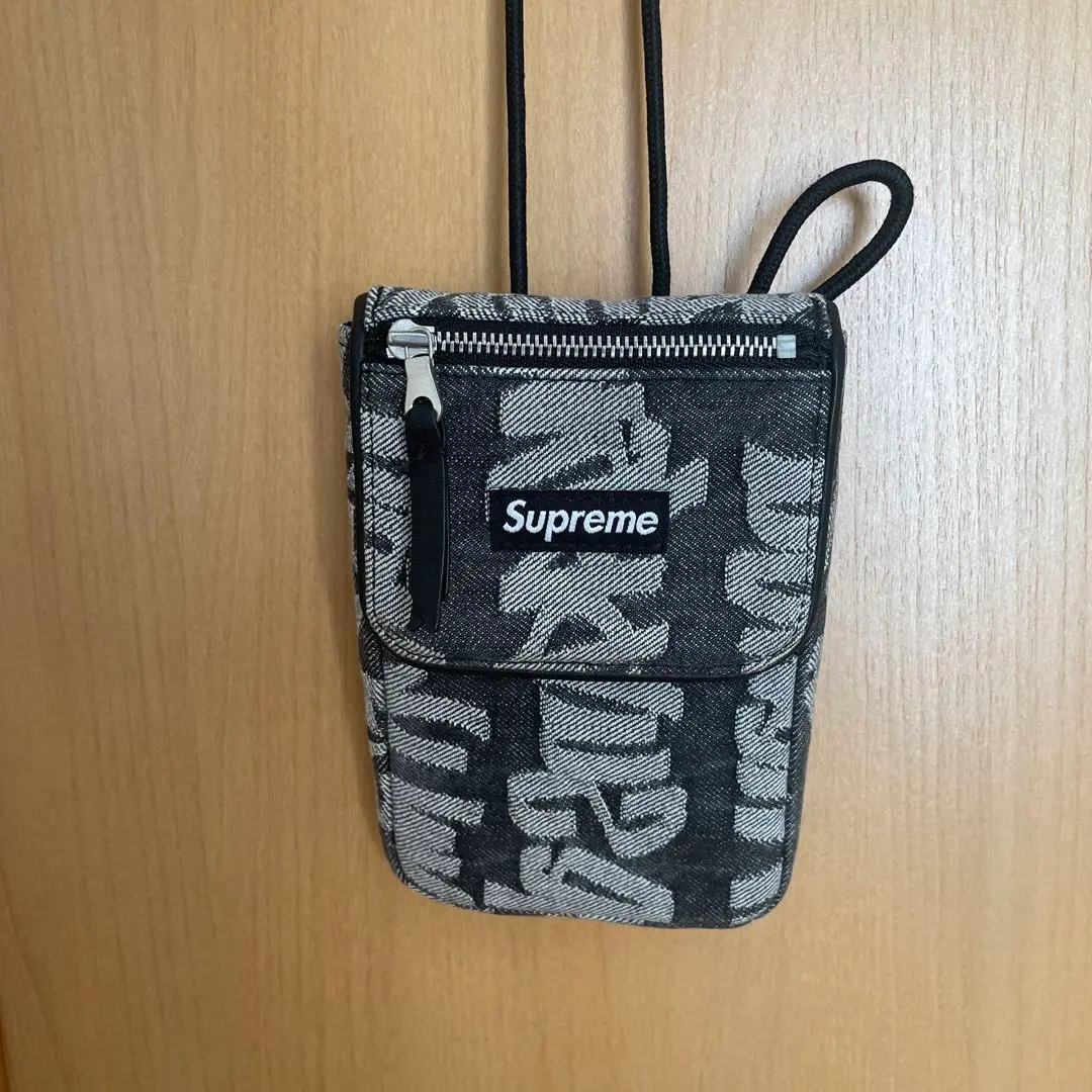 SUPREME Jacquard Denim Neck Pouch ポーチ Supreme SS22 - Fat Tip Jacquard Denim Neck Pouch [Review