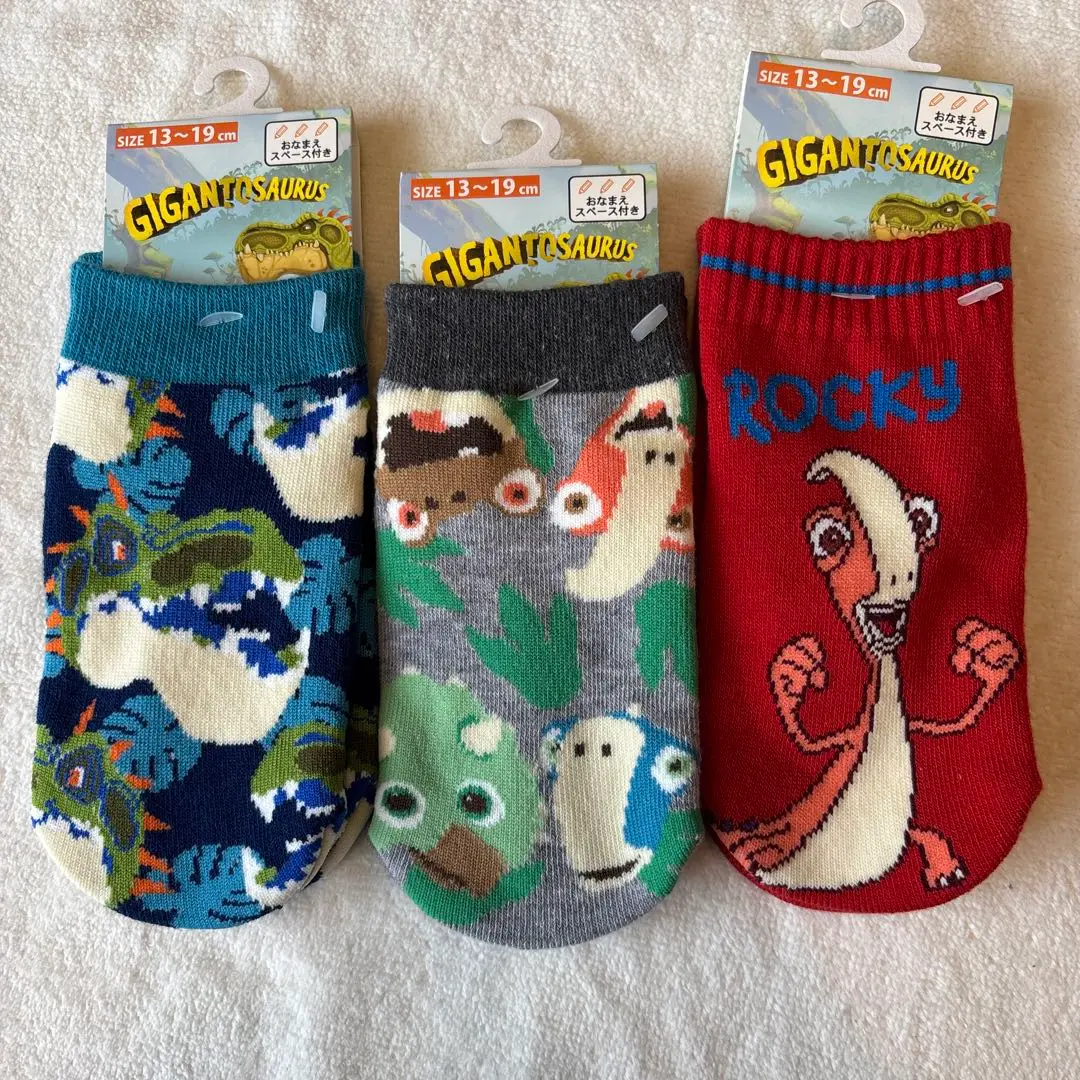 Thumbnail of 【New】With Tags Dinosaur Socks Boys Anonymous Delivery GIGANTOSAURUS 3 items