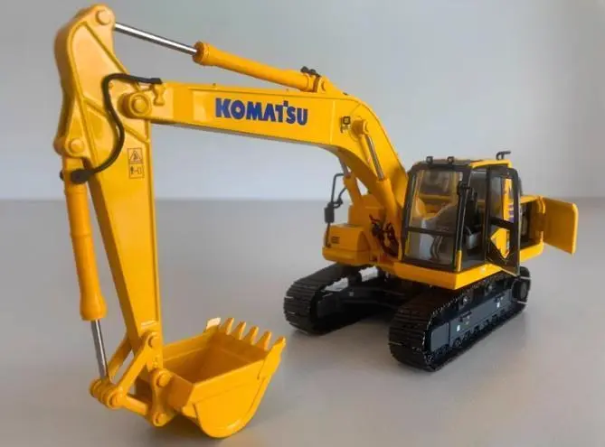 値下げ中！非売品】コマツ建機 PC200-11 重機 フィギュア