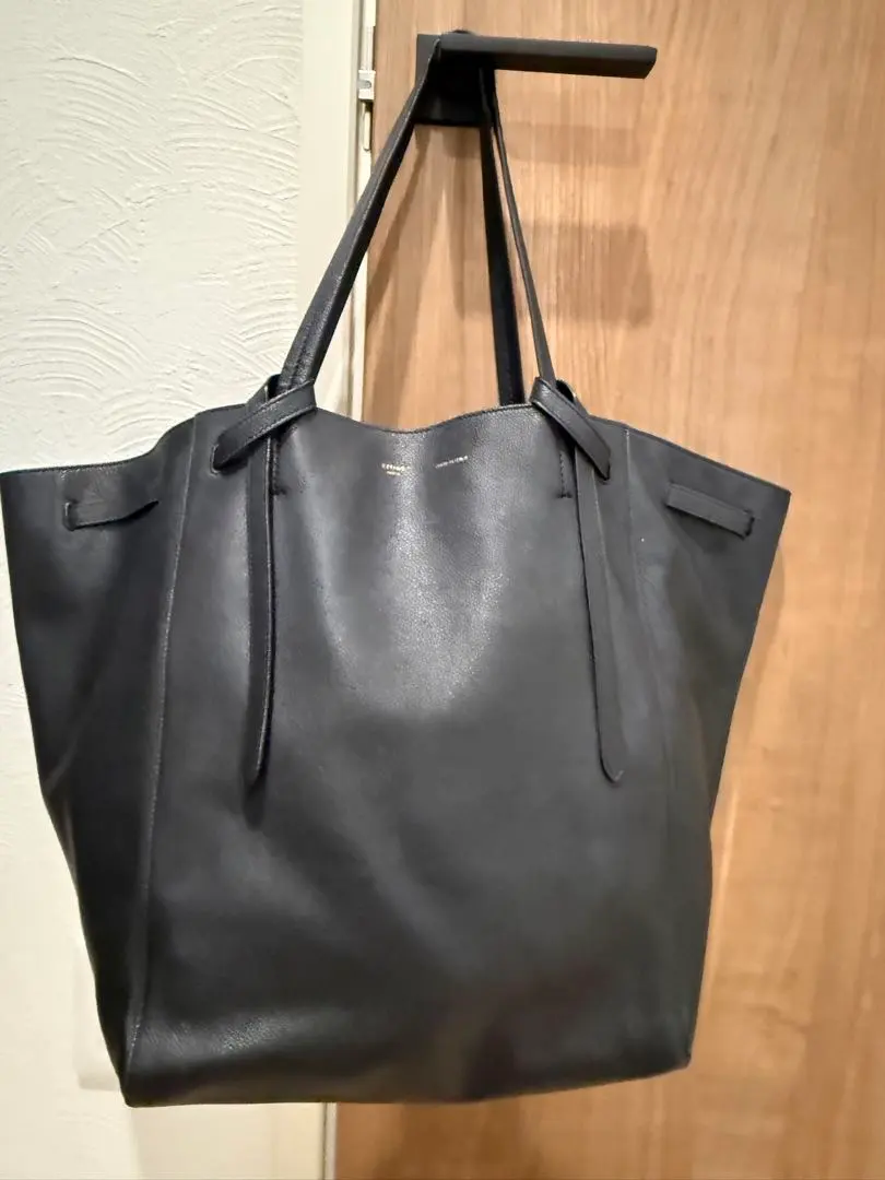 Thumbnail of Luxury Celine Tote Bag Cabas Phantom Medium Leather Black