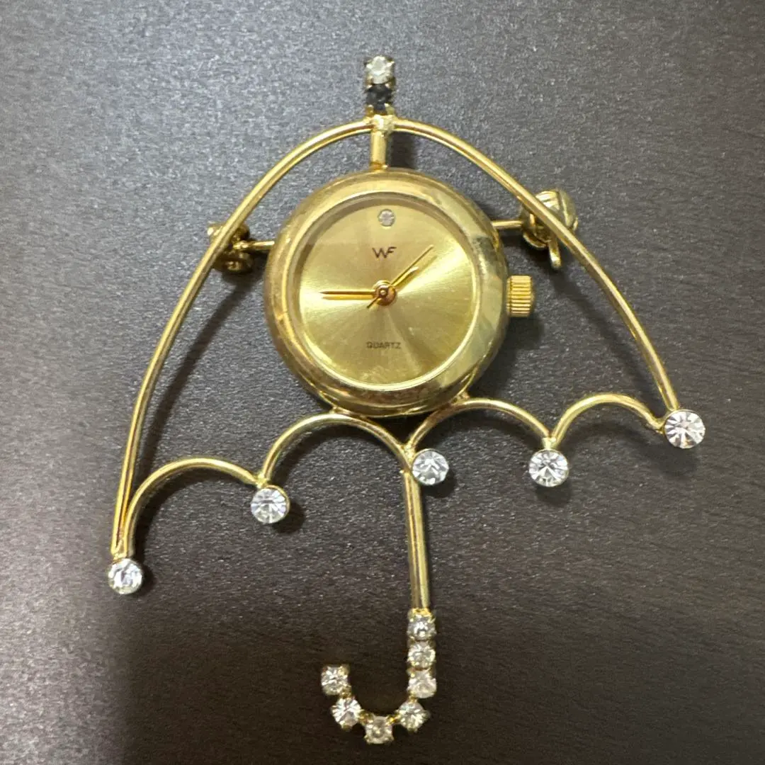 Thumbnail of Umbrella-shaped crystal-decorated quartz pocket watch brooch