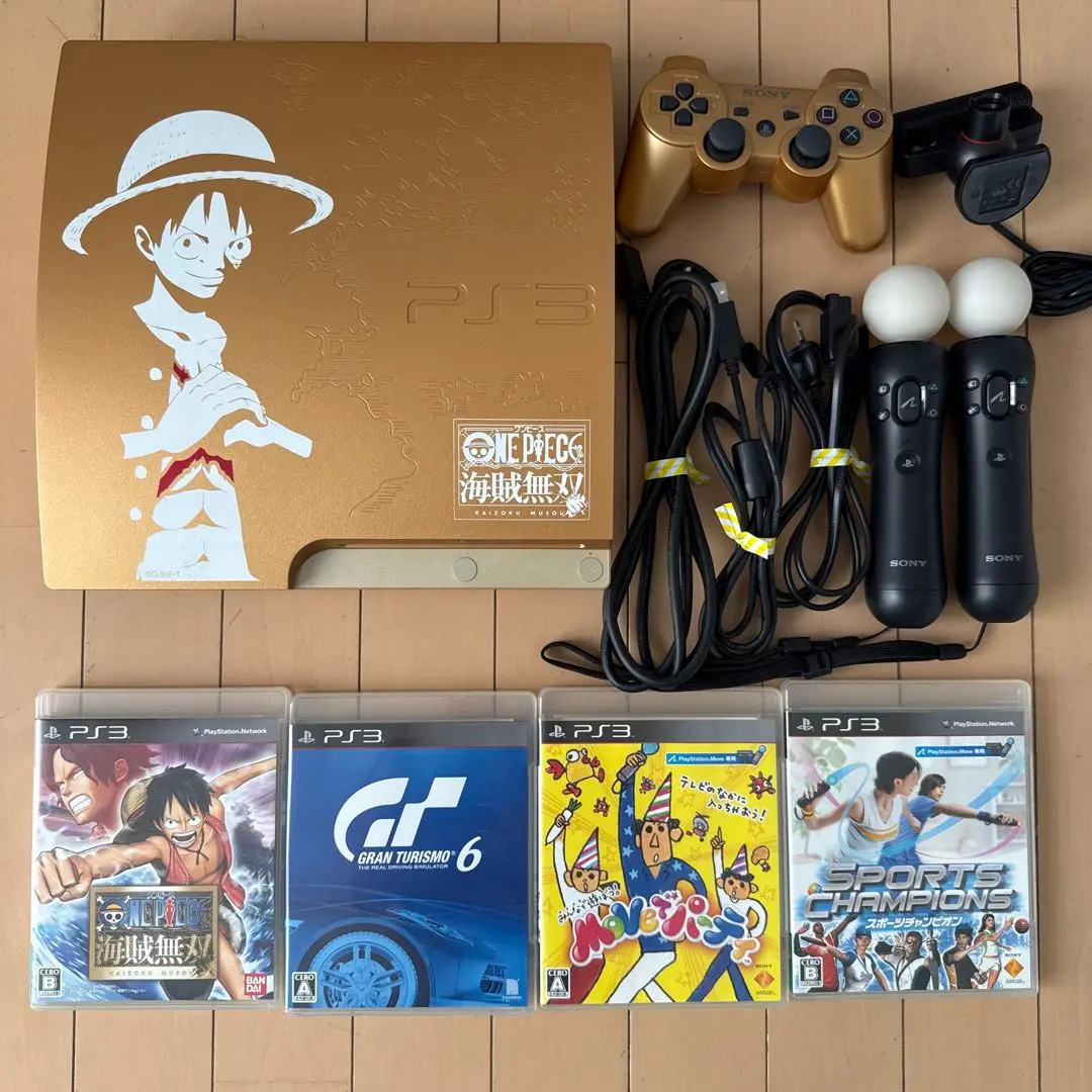 BANDAI - PS3 本体 320GB ワンピース 海賊無双オリジナルモデル 黄金色のPS3本体がセットになった「PlayStation 3 ワンピース