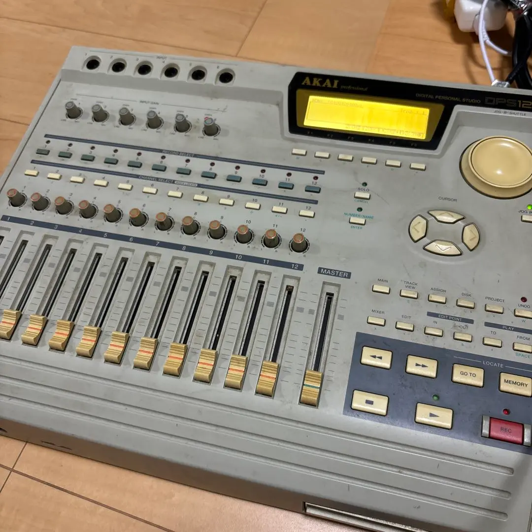 配信機器・PA機器・レコーディング機器 AKAI XR10 海外限定】 Akai XR10 配信機器・PA機器・レコーディング機器