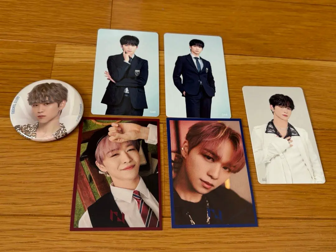 Thumbnail of Takenori Goto trading card and badge