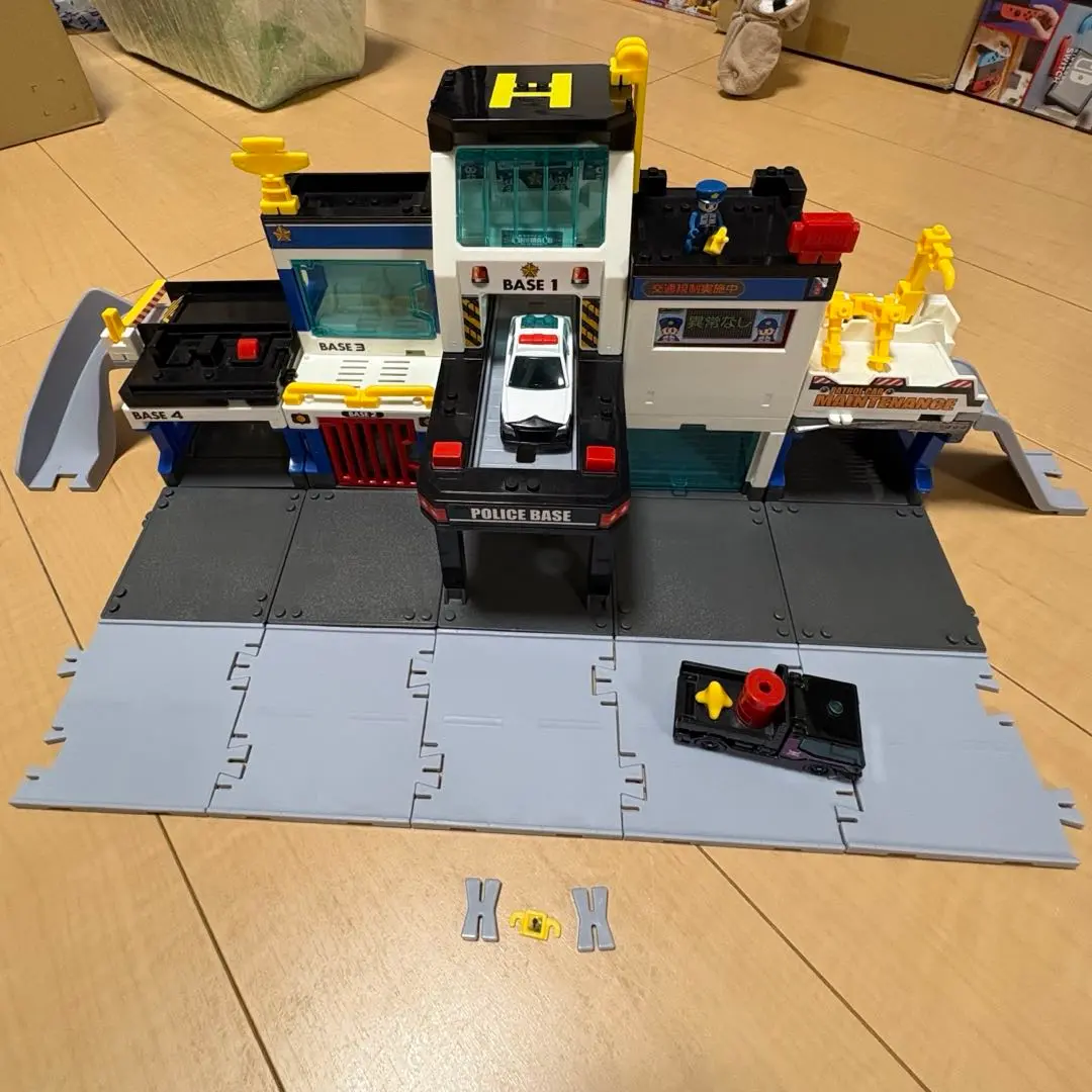 トミカタウン 事件解決！DXポリスベース 新品未使用 トミカタウン 事件解決！DXポリスベース | おもちゃ通販の