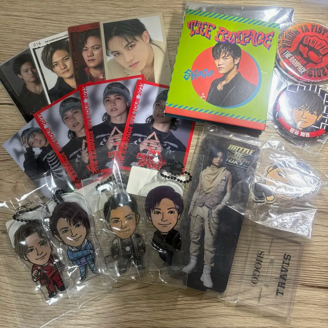 Thumbnail of Shogo Iwaya bundle: BOT acrylic stands, photo cards, sticky notes