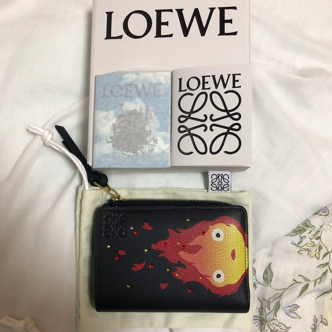 LOEWE 二つ折り財布 ジブリコラボ　カルシファー　ブラック 楽天市場】【中古】 LOEWE ロエベ ジブリコラボ ハウルの動く城