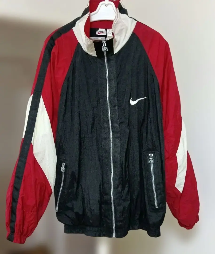 90年代 Nike 尼龍外套 L 黑色/紅色/白色 的縮圖