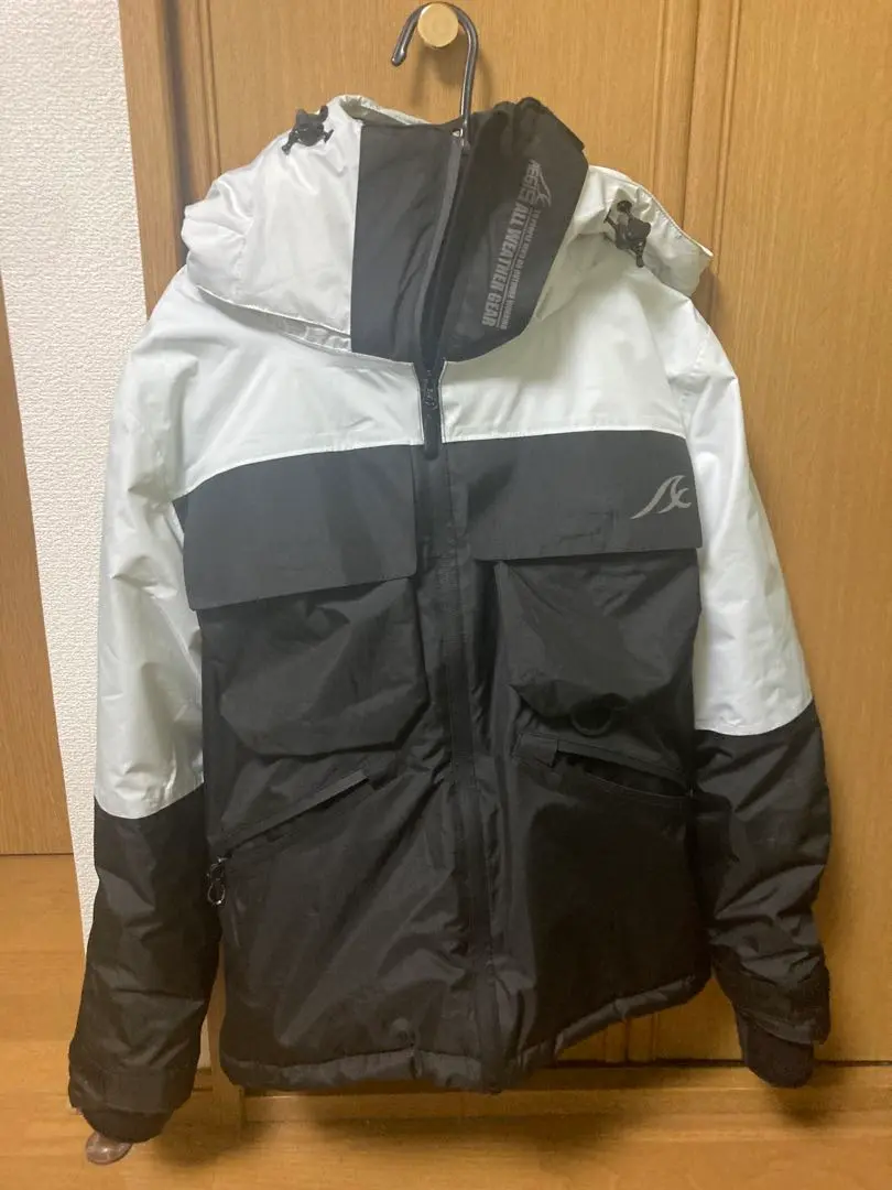 ワークマン【WEB限定・完売品】イージス防水防寒スーツ L