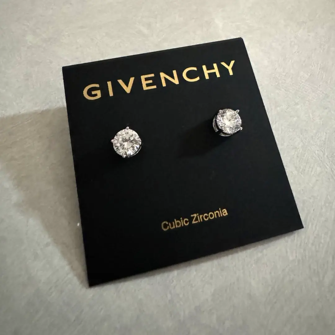 GIVENCHY ピアス　両耳 GIVENCHY ジバンシー ピアス 4Gロゴ 両耳セット