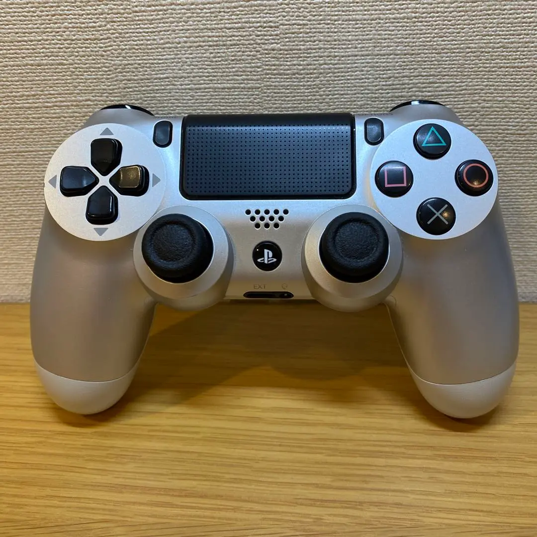 【中古】SONY PS4 純正 コントローラー DUALSHOCK 4 シルバー 送料無料】【中古】PS4 ワイヤレスコントローラー DUALSHOCK4