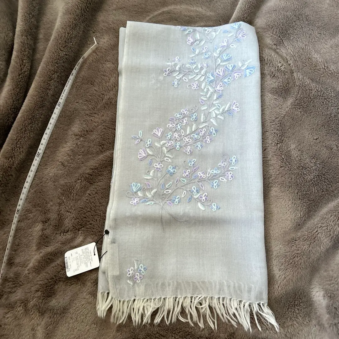 未使用タグ付き♡TARA BLANCA 大判ストール　総柄　ウールシルク 楽天市場】TARA BLANCAターラ ブランカ 新品同様□フラワー 手