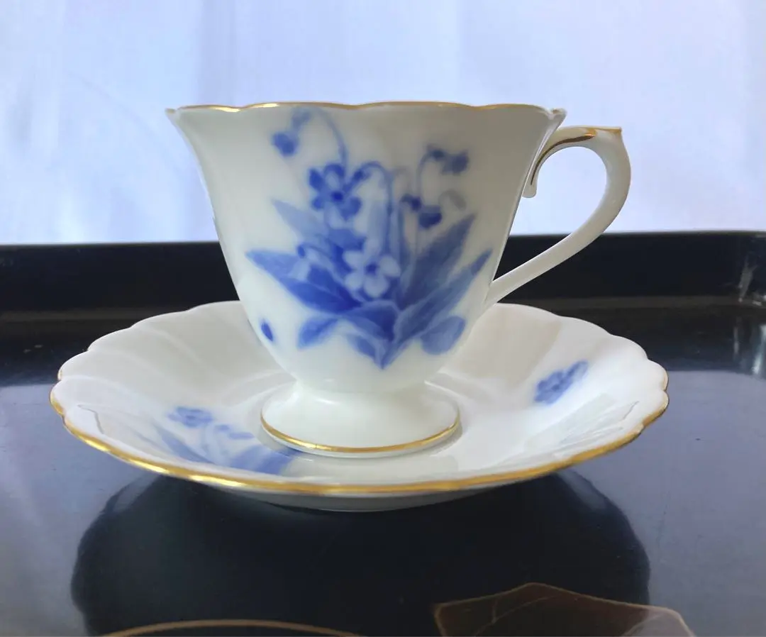 大倉陶園　スミレのティーカップ　C/S 送料無料 超美品】大倉陶園ティーカップ＆ソーサー 無地/白/ゴールドライ