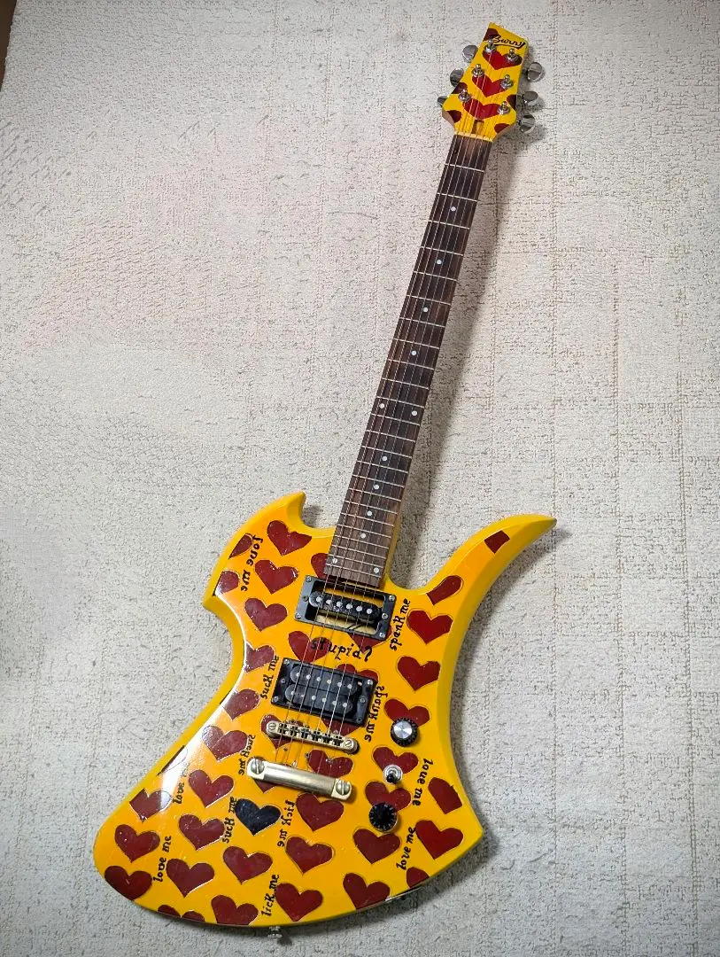 スルーネックMOD　モッキンバード　MG　hide イエローハート hideファン必見！シグネイチャーモデル“Yellow Heart”が入荷