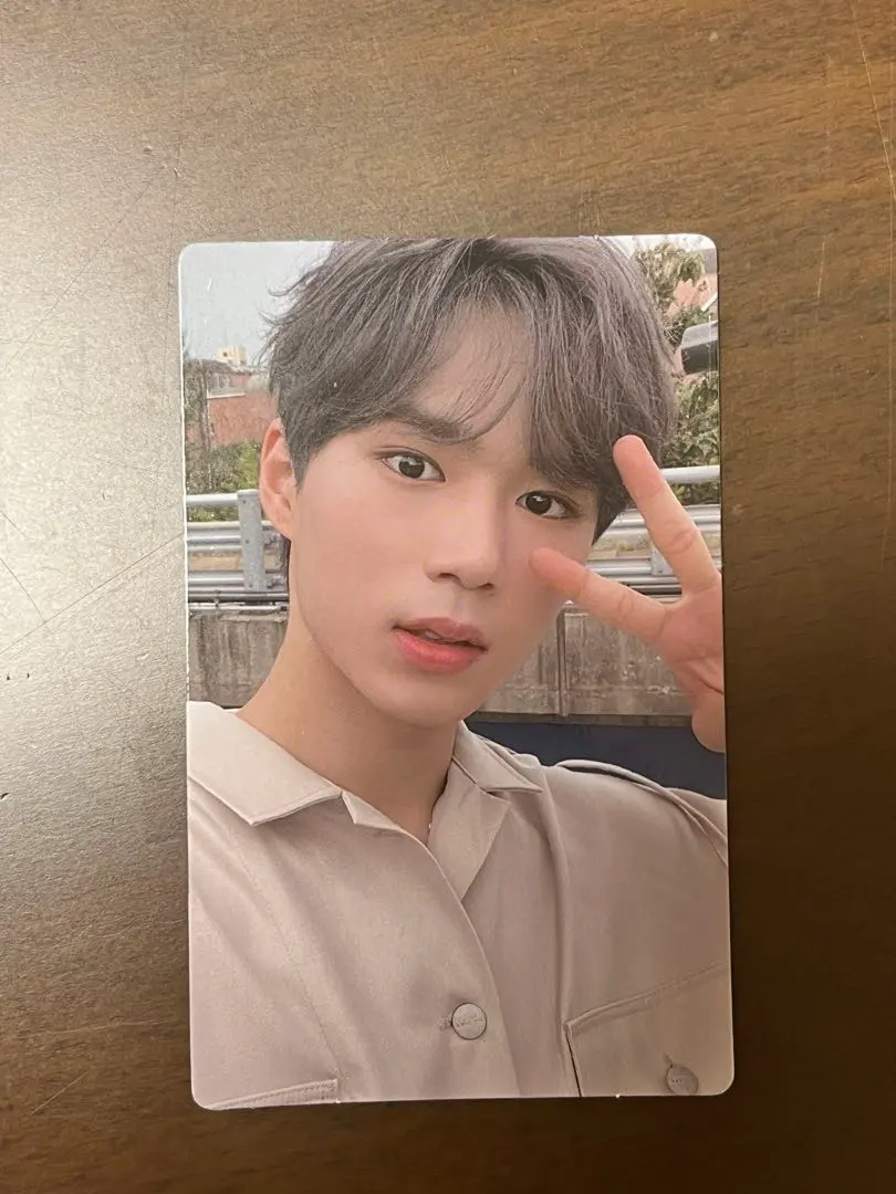 Thumbnail of WEi Junseo trading card