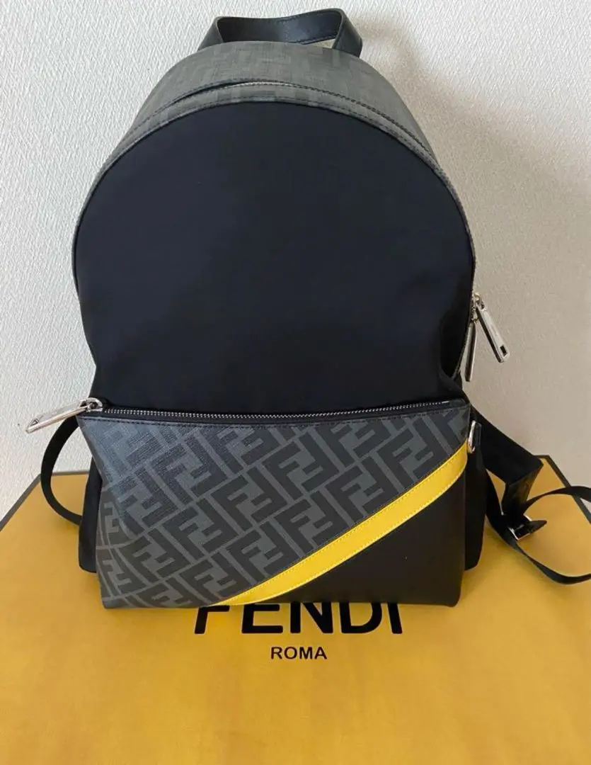 ★未使用★フェンディ バックパック リュック ズッカ FFモチーフ FENDI FENDI フェンディ FFロゴ ストライク ミディアム リュックサック
