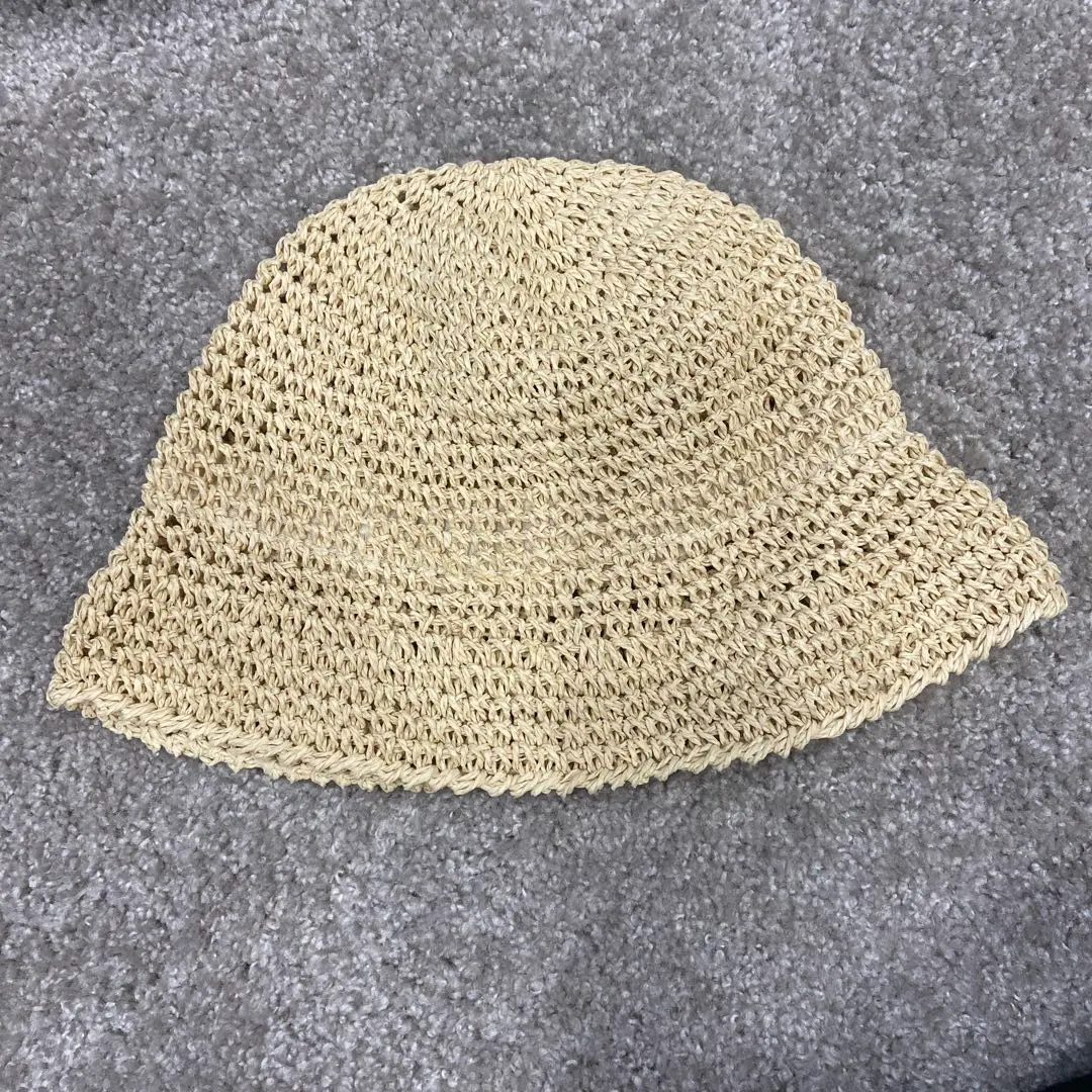 Thumbnail of Beige straw hat